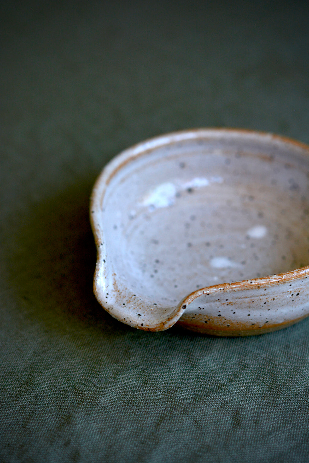 Deep Utensil Rest